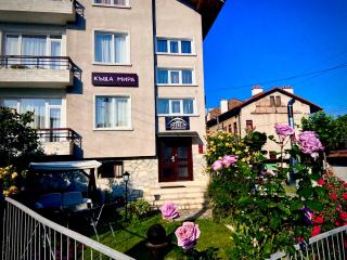 Mira Guest House - 9