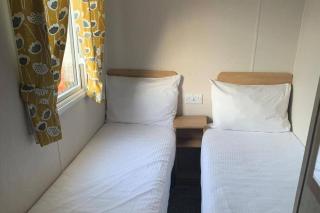 3 Bed Cabin - Sleeps 8 - Wifi Free Parking Pets - 6