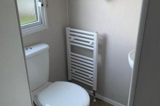 3 Bed Cabin - Sleeps 8 - Wifi Free Parking Pets - 7