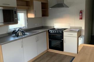 3 Bed Cabin - Sleeps 8 - Wifi Free Parking Pets - 8