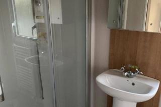 3 Bed Cabin - Sleeps 8 - Wifi Free Parking Pets - 5