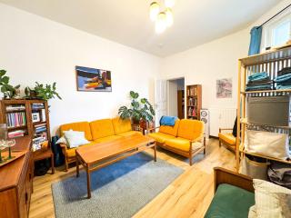 Bright Apartment with Balcony in Central Neukolln - 3