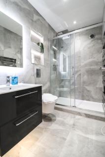 The Chiltern View - 1BR Centrally Located Flat with Contemporary Style Decor & Free Secure Underground Parking - 6