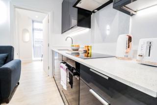 The Chiltern View - 1BR Centrally Located Flat with Contemporary Style Decor & Free Secure Underground Parking - 3