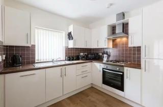 Oxheys Stays - Sleeps 7 - Home from Home - 7