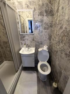 Central London Station Flat - 8