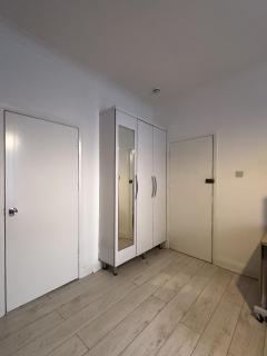 Central London Station Flat - 1