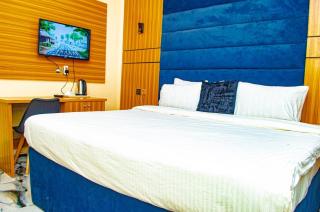 Bremmy Multilinks Hotels and Suites - 8