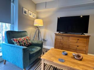 Executive 2 bed apartment - 3