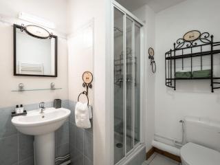 Duplex rénové au centre avec parking et wifi - FR-1-755-26 - 1