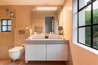 River42 Camps Bay - Luxury villa with pool, running stream & views - 7