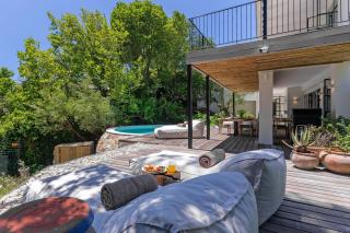 River42 Camps Bay - Luxury villa with pool, running stream & views - 5
