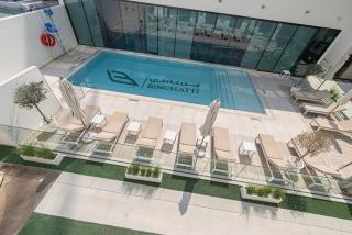 Stylish Family Retreat That Sleeps 6 In The Heart of JVC - 2