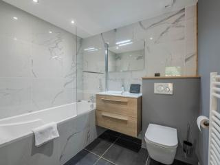 Magnifique chalet proche centre avec jardin, parking et Wi-Fi - FR-1-754-95 - 2