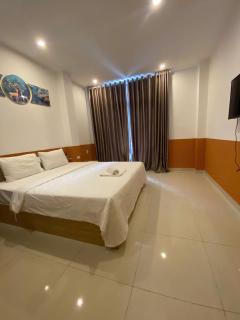 Grand World Homestay - 0