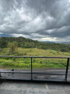 The Green Garniya Poolside and Mountain View Hotel - 2