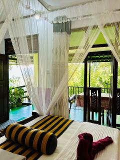 " YOLO " LOVELY COTTAGE - 2