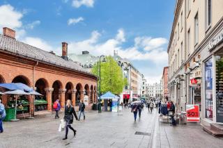 Super Central by Oslo S & Karl Johan - Oslo - 1