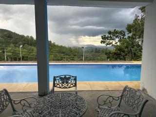 The Green Garniya Poolside and Mountain View Hotel - 1