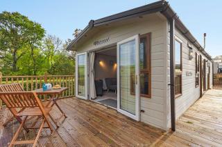 Greendale Splash Escape - No Commercial Sign written Vehicles,Fishing Nearby & Communal Swimming Pool Open April to September - 8