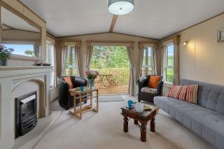 Greendale Splash Escape - No Commercial Sign written Vehicles,Fishing Nearby & Communal Swimming Pool Open April to September - 5