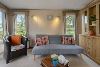 Greendale Splash Escape - No Commercial Sign written Vehicles,Fishing Nearby & Communal Swimming Pool Open April to September - 2