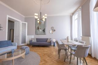 josef's home I Comfort Apartment in Ideal Location - 6