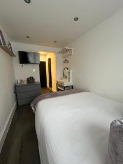 Double Guest Room 40 minutes from Central London - 1