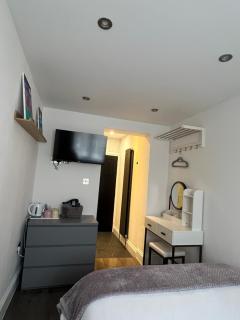 Double Guest Room 40 minutes from Central London - 3