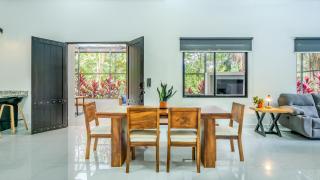 Modern Retreat In The Rainforest With River Access - Tortugal - 1