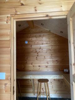 Charming cabin by the sea in Lofoten - 9