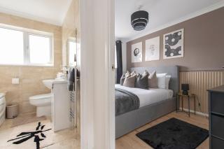 Emerald Retreat, Sleeps 7, Free Parking, Garden, Near Excel & London City Airport, Garden - 9