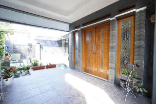 Hotel O 94911 Syariah Anggrek Guest House - 7