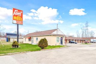 Flint Motel by OYO MI Near I-475 - 0