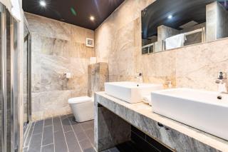 The Gallery on Swan Street - 2