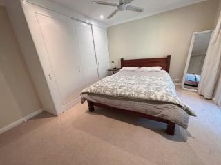 Self-contained unit in Wahroonga - 9