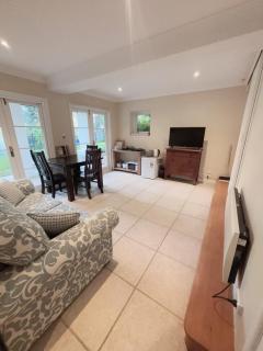 Self-contained unit in Wahroonga - 6