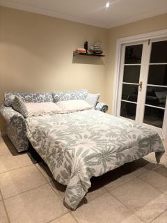 Self-contained unit in Wahroonga - 3