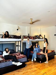 Crown plaza hotel and cafe - 4