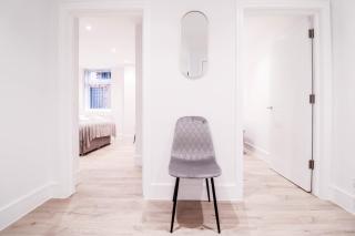 The Dashwood Suite - 2BR Modern Apt with Stylish Design Decor, Free Secure Underground Parking & 50" Smart TV - 5