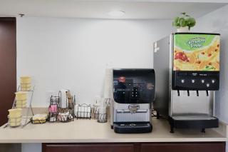 Days Inn by Wyndham Jackson - 3