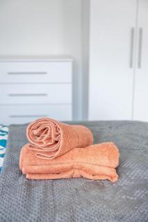 Joyful Management - A Mordern Semi-Detached House with 3 bedroom - 6