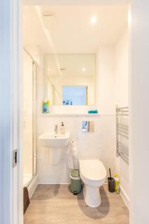 Joyful Management - A Mordern Semi-Detached House with 3 bedroom - 3