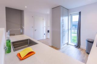 Joyful Management - A Mordern Semi-Detached House with 3 bedroom - 2