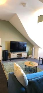 Joyful Management -Top Floor Apartment with home Feel Deco in M16 - 2