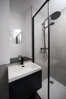 Joyful Group - Warm 2 Bed Ensuite Apartment near Manchester City Centre and Old Trafford - 5