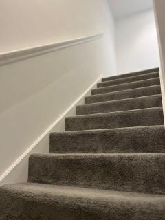 Joyful Group - Stylish 2 Bedroom Duplex with Sofa Bed in Salford M5 - 4