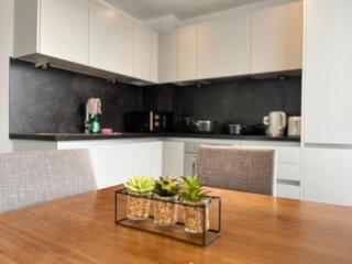 Joyful Group - Stylish 2BR City Retreat on Regent Road - 5