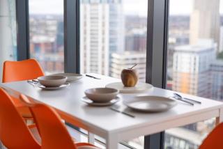 2 bed ensuite with fantastic night view and Old Trafford Stadium - 7