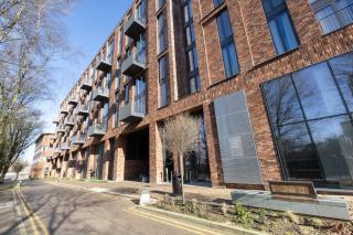 Park View 3 Bed Ensuite Apartment only 5 min walk to Arndale - 6